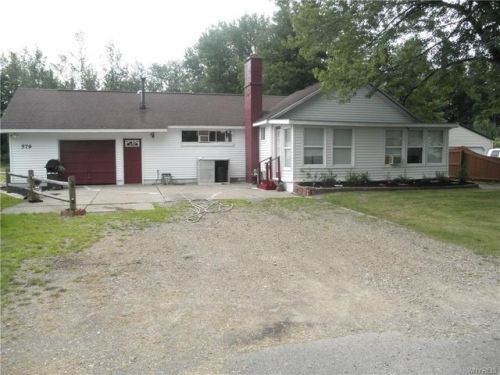 579 Laurel St, Angola, NY 14006-9404