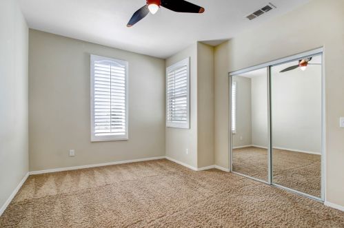 29119 Mission Trail Ln, Santa Clarita, CA 91354-1527