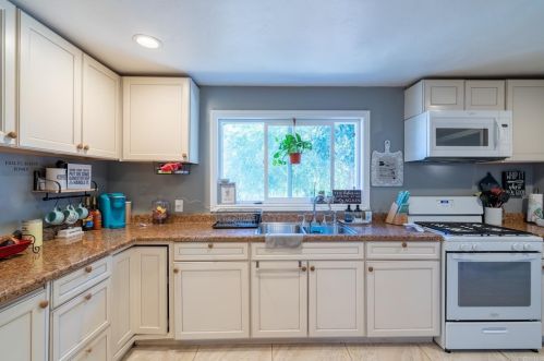 435 68 St, San Diego CA  92114-2947 exterior