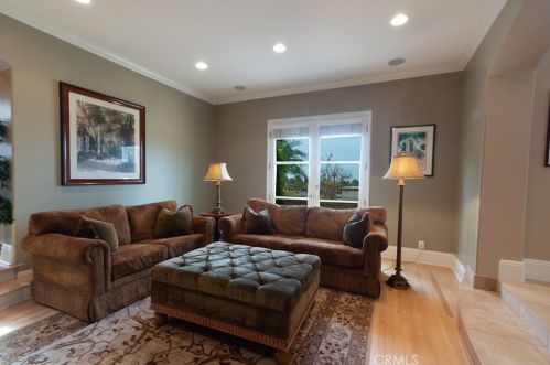 601 Tyburn Rd, Palos Verdes Estates, CA 90274-4326