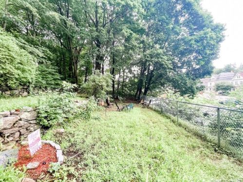 46 Grv St, Putnam CT  06260-2129 exterior