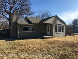 2106 Menlo St, Wichita KS  67211-3724 exterior