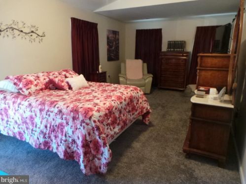 131 Baltusrol Dr, Charles Town WV  25414-4085 exterior