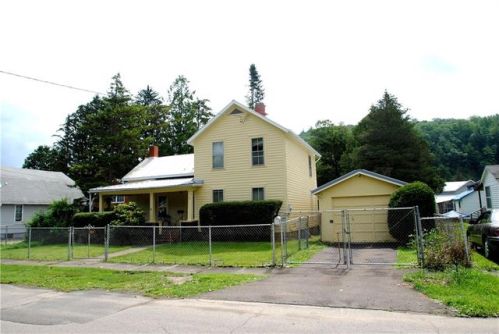 31 Elm St, Canisteo, NY 14823-1371
