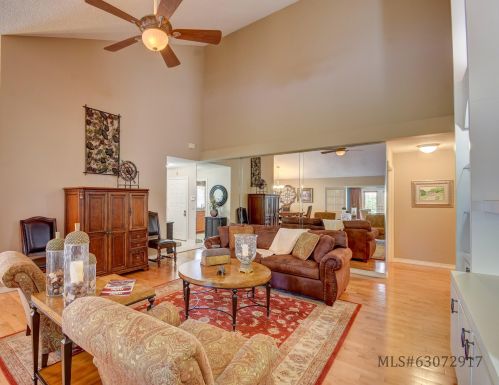 2644 Mohawk Cir, West Palm Beach, FL 33409-7139