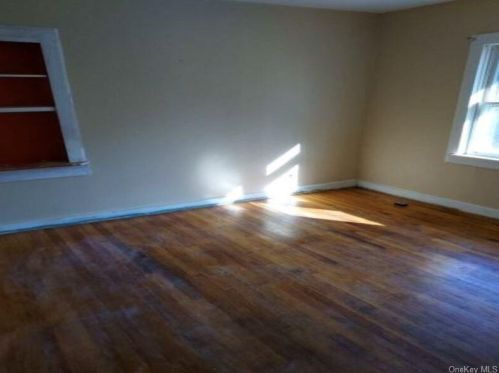 55 Columbus Ave, Tompkins Corners NY  10579-2137 exterior