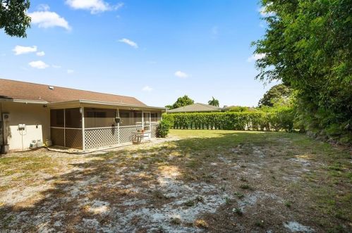 982 Cardinal St, Naples FL  34104-4474 exterior