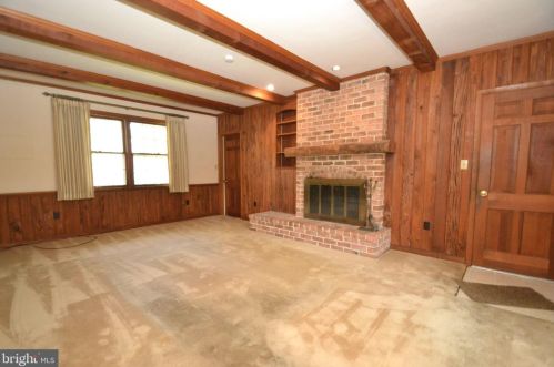 1023 Areba Ave, Swatara PA  17033-2204 exterior