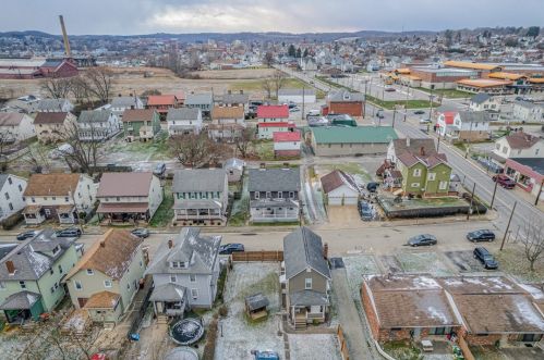 13 Monroe St, Latrobe PA  15650-3146 exterior