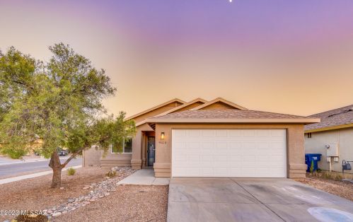 9414 Lochnay Ln, Tucson, AZ 85747-9280
