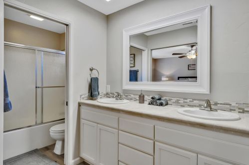 52580 Avenida Navarro, La Quinta CA  92253-3395 exterior