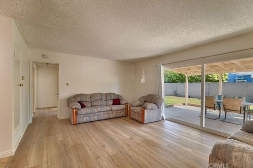 10422 Ponder St, Cypress CA  90630-4462 exterior