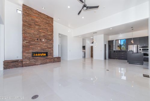 130 Grasshopper Ln, Sedona AZ 86336-4529 exterior