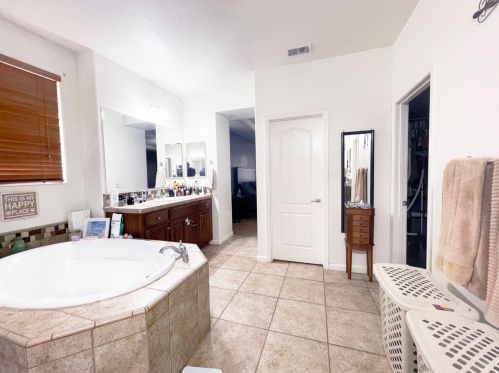 16681 Ore Claim Trl, Lathrop CA  95330-8843 exterior