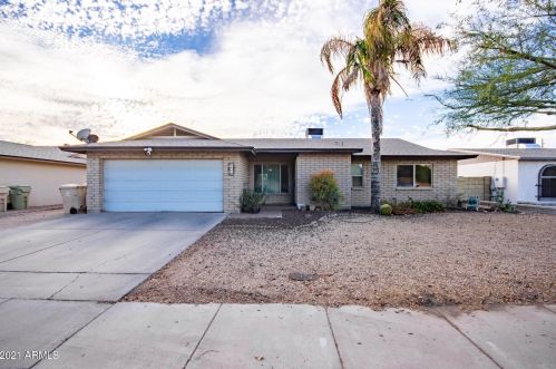 8826 46th Dr, Glendale, AZ 85302-5219