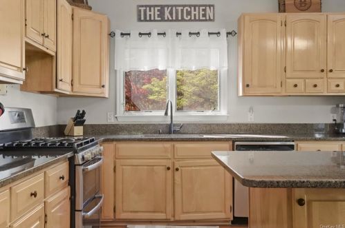 51 Deacon Smith Hl Rd, Patterson NY  12563-2919 exterior