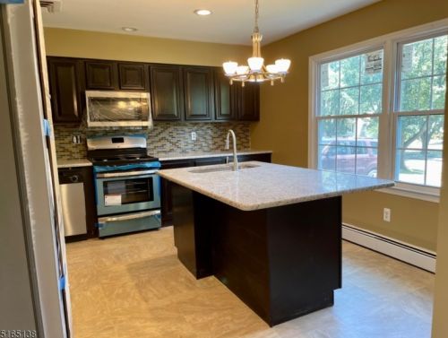 6 Robert St, Parsippany NJ  07054-2906 exterior