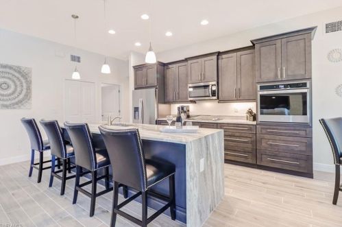 2227 2nd Ter, Cape Coral FL  33990-1406 exterior