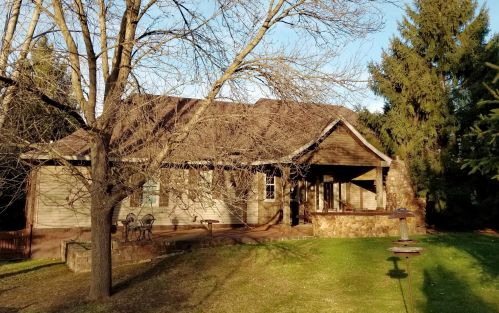 1547 Oconomowoc Ave, Watertown WI  53094-5216 exterior