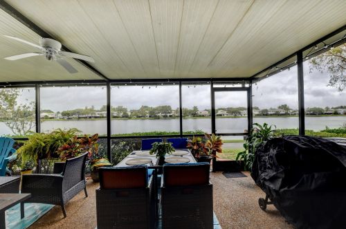 5274 Jog Ln, Delray Beach FL  33484-6621 exterior