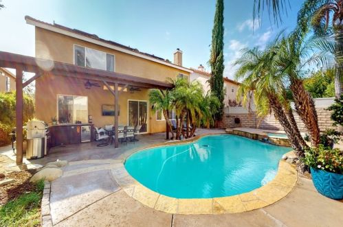 30416 Mallorca Pl, Santa Clarita CA  91384-4787 exterior