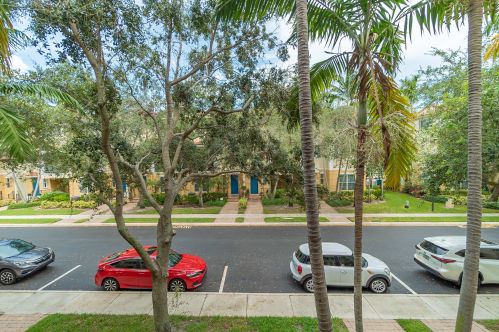 2870 Oasis Dr, Boynton Beach FL  33426-8665 exterior