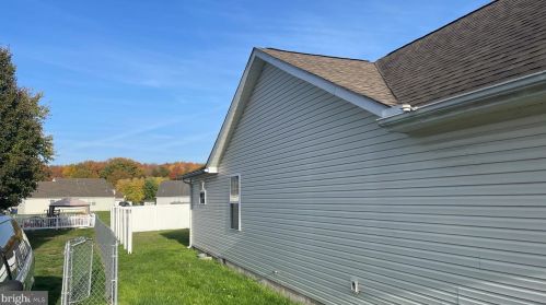 323 Wind Dr, Dover DE  19901-8608 exterior