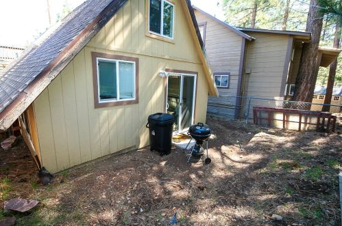 118 Sherwood Blvd, Big Bear City CA  92314-8933 exterior