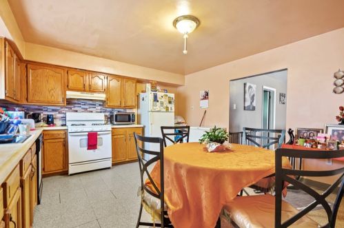 2962 Glenmawr St, Pittsburgh PA 15204-1452 exterior