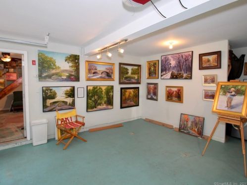 310 Main St, Wallingford CT  06492-2232 exterior