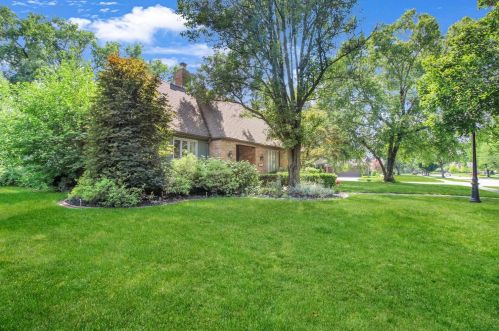 1206 Melbrook Dr, Hammond, IN 46321-3109