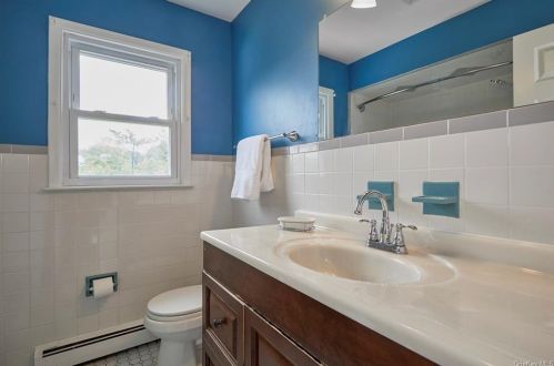 3339 Nutly Cir, Yorktown Hgts NY  10598-1206 exterior