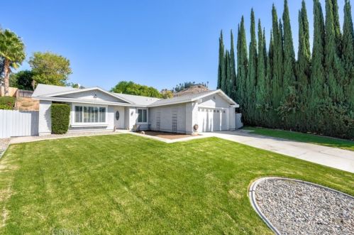 5828 Quiroz Dr, Riverside, CA 92509-7076