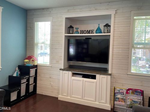 3121 Lisbon Ln, Oxnard CA  93036-5347 exterior