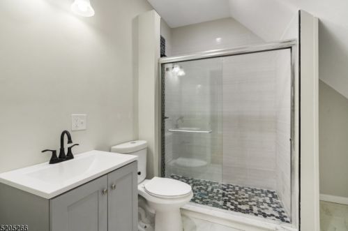 215 Rutledge Ave, East Orange NJ  07017-4911 exterior