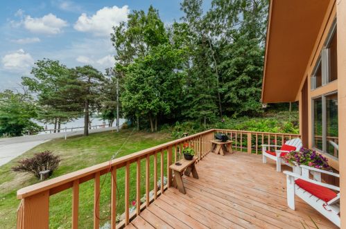 6824 Tichigan Rd, Waterford, WI 53185-1764