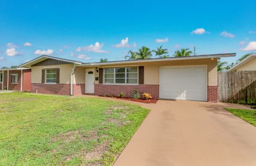 310 Camellia St, West Palm Beach, FL 33410-4813