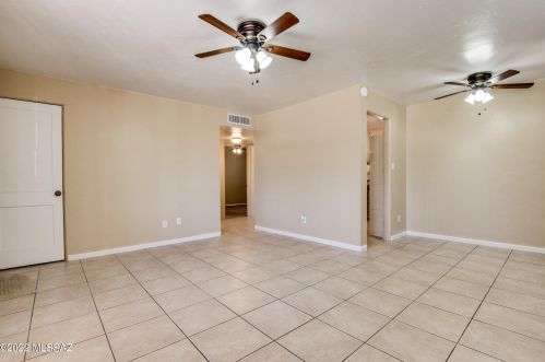 945 Prince Rd, Tucson AZ 85705-3026 exterior