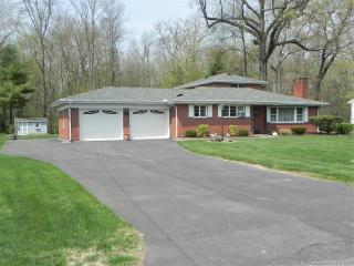 28 Robin Rd, Farmington, CT 06032-2511