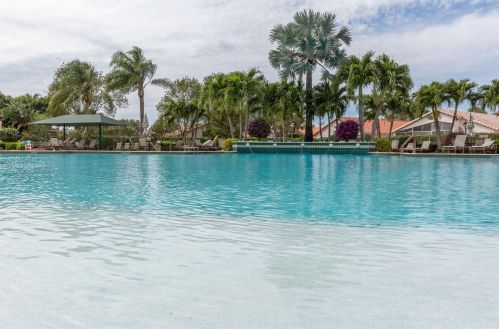 7181 Foxworth Ct, Boynton Beach FL  33437-6455 exterior