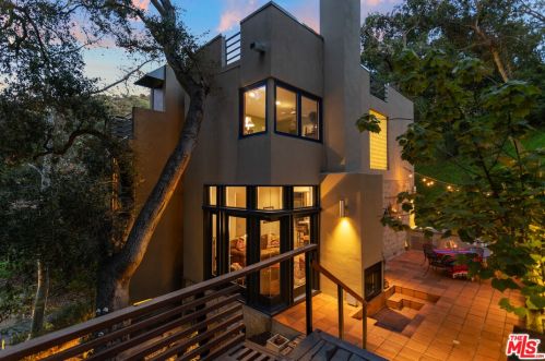 3217 Canon Pl, Topanga, CA 90290-4201