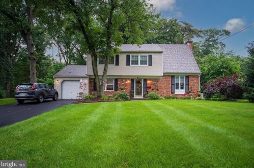 421 Buttonwood Ln, Riverton, NJ 08077-2407