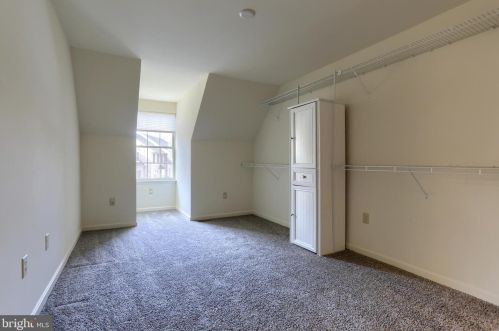 512 Woodthrush Ct, Harrisburg PA  17110-4024 exterior