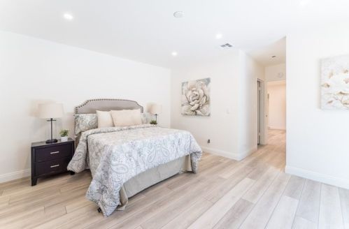 6930 Colbath Ave, Van Nuys CA  91405-4103 exterior