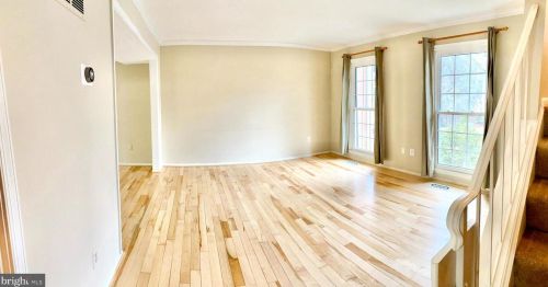 8381 Uxbridge Ct, Springfield VA  22151-1724 exterior