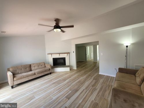 3718 Tavern Way, Triangle VA  22172-1035 exterior