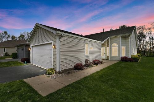 11304 Valley Dr, Saint John, IN 46373-9280