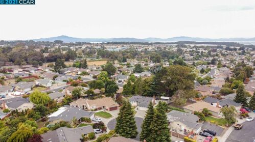 2699 Shamrock Dr, Richmond CA  94806-1555 exterior