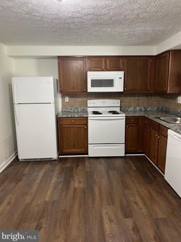 65 Vanderbilt Ct, Erial NJ  08081-2916 exterior