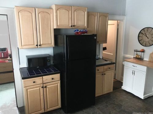 75 Sefton Dr, New Britain, CT 06053-2548